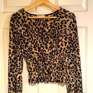 Leopard print low v-neck top by Zara